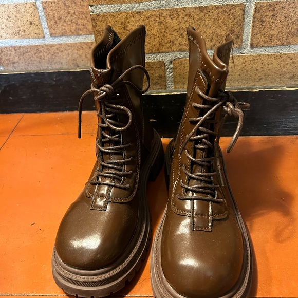 Brown Boots, size 38 (7 US) - Picture 2 of 6